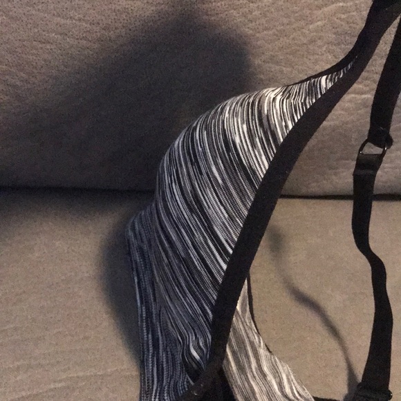 Cute Razor Back Sports Bra - Picture 6 of 6